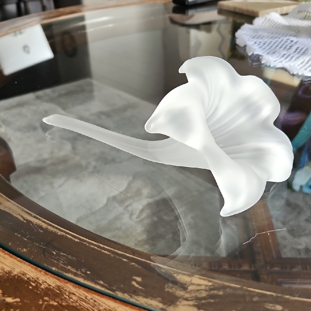 Hand Blown Glass Lily Flower Shelf Sitter - Vintage